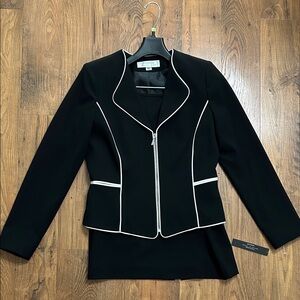 NWT Tahari skirt suit